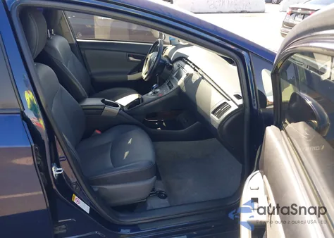 2015 Toyota Prius Four z USA, uszkodzony, nr VIN JTDKN3DU8F0402415